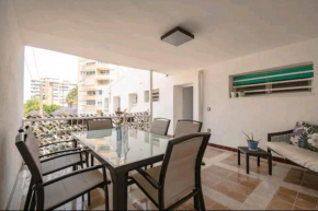 Stylish & Fully furnished 3 Bedrooms Flat -4 min Walk to beautiful beach